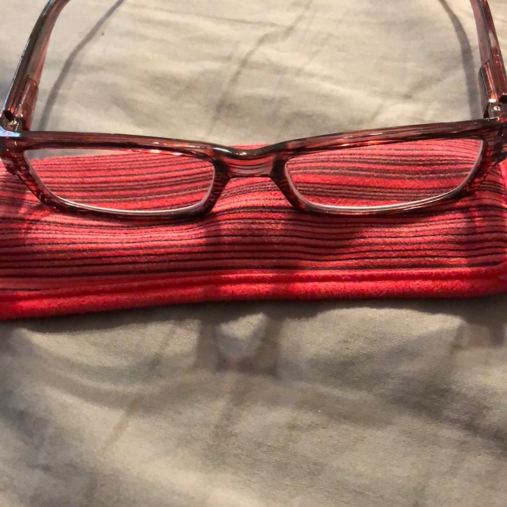 Reading glasses +0.75 power